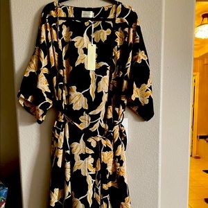 Maison du Soir black w/ cream leaves kimono